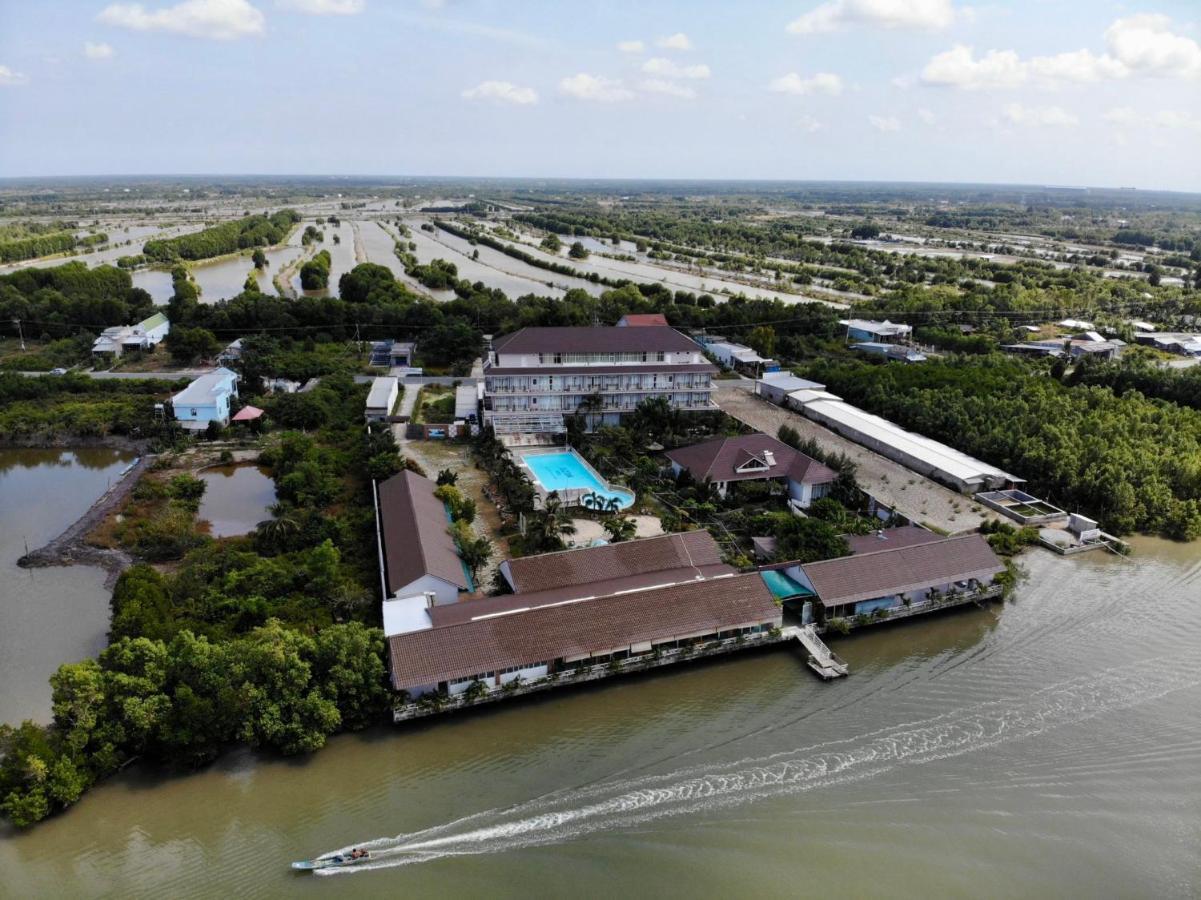 Ozon Hotel Nam Can Bagian luar foto