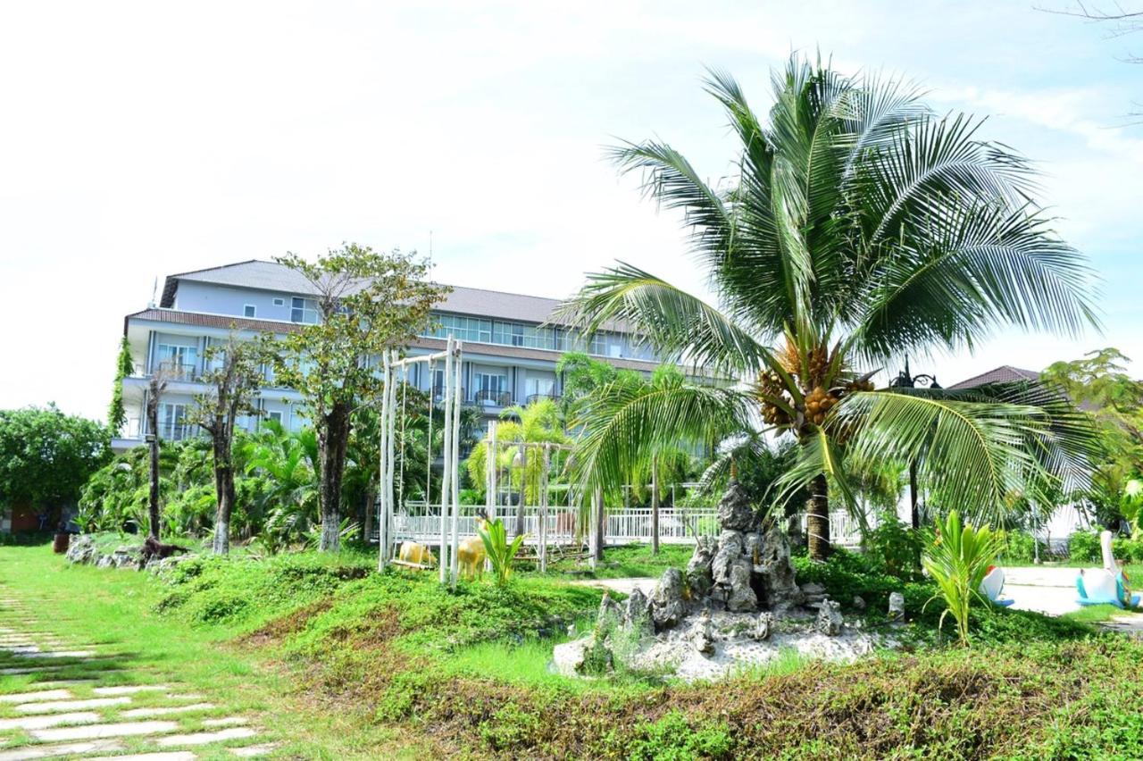 Ozon Hotel Nam Can Bagian luar foto