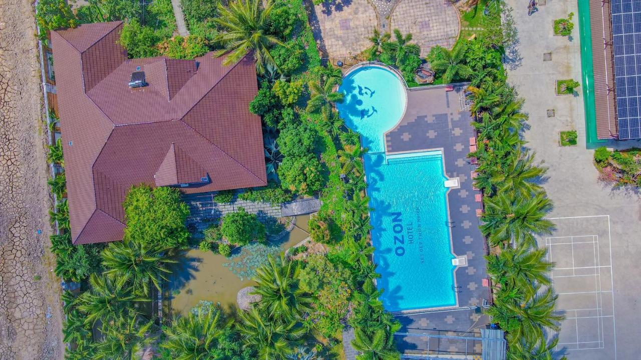 Ozon Hotel Nam Can Bagian luar foto